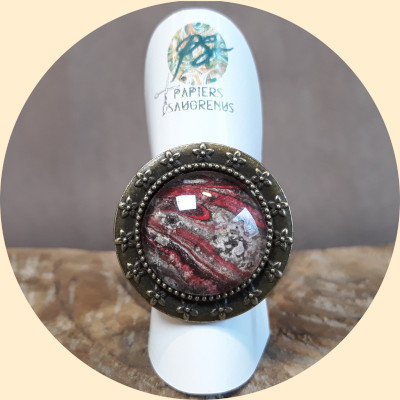 bague ronde "vintage" grenat ajustable bijoux de créateur idée cadeau femme fait mains en Bretagne France par Papiers saugrenus modèle unique